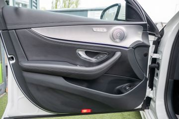Fahrzeugabbildung Mercedes-Benz E220d T-Modell AMG-LINE BURM.|SOFTCL|360°|AMBIEN