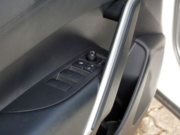 Toyota Corolla Cross - 12