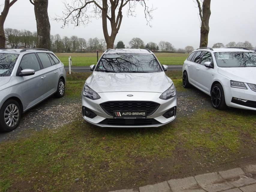 Fahrzeugabbildung Ford Focus ST-Line +LED+B&O+Winterpaket+8xfachRäder
