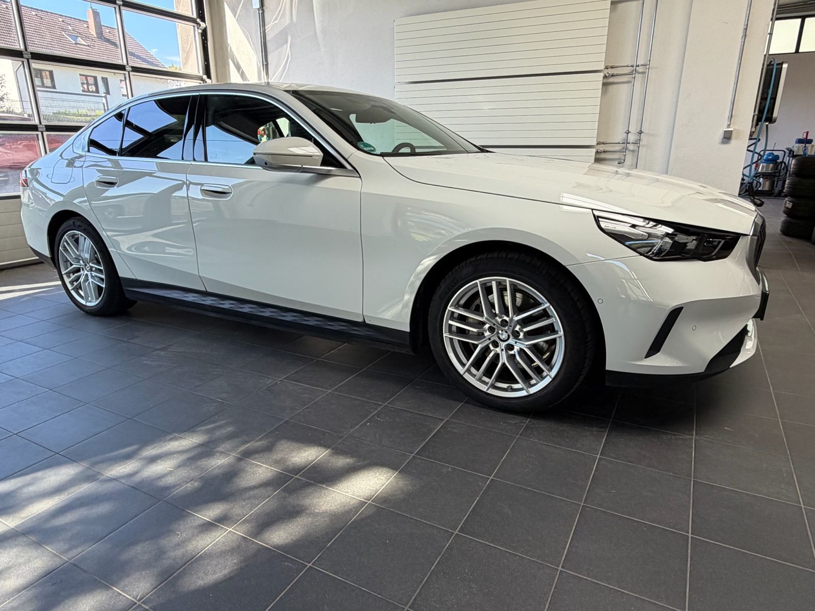 BMW i5 Limousine 40 eDrive Driving Assistant Prof foto 4