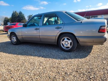 Mercedes E 220 - 5