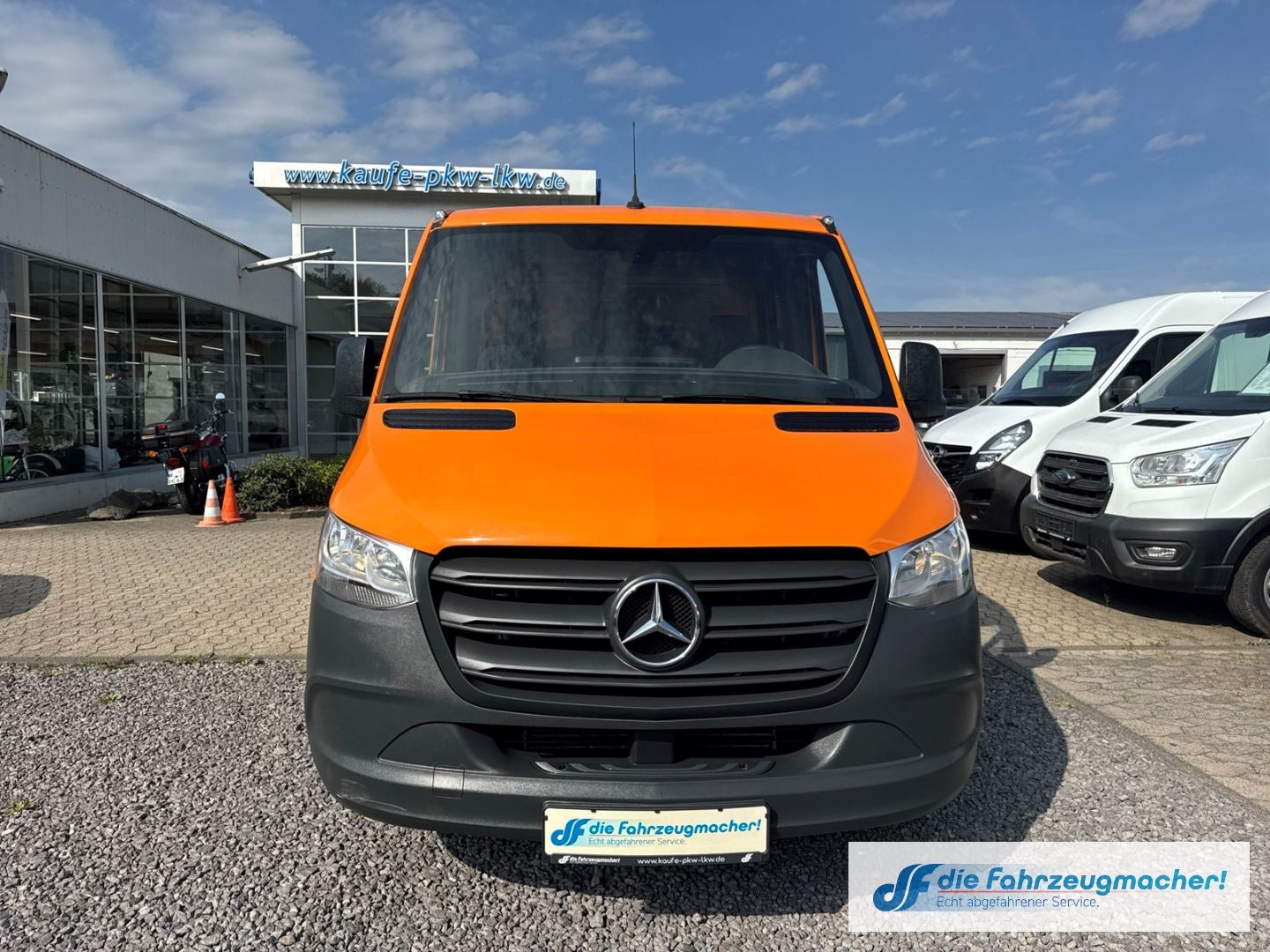 Fahrzeugabbildung Mercedes-Benz Sprinter Pritsche DoKa V6 319 CDI L3 AHK Navi DA