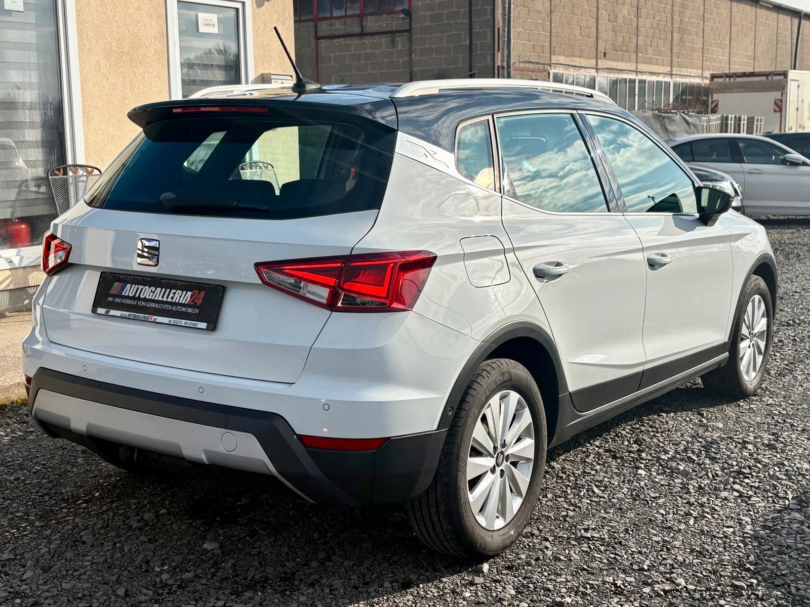 Fahrzeugabbildung SEAT Arona 1.0 Xcellence 85kW Navi SHZ PDC 1.HAND