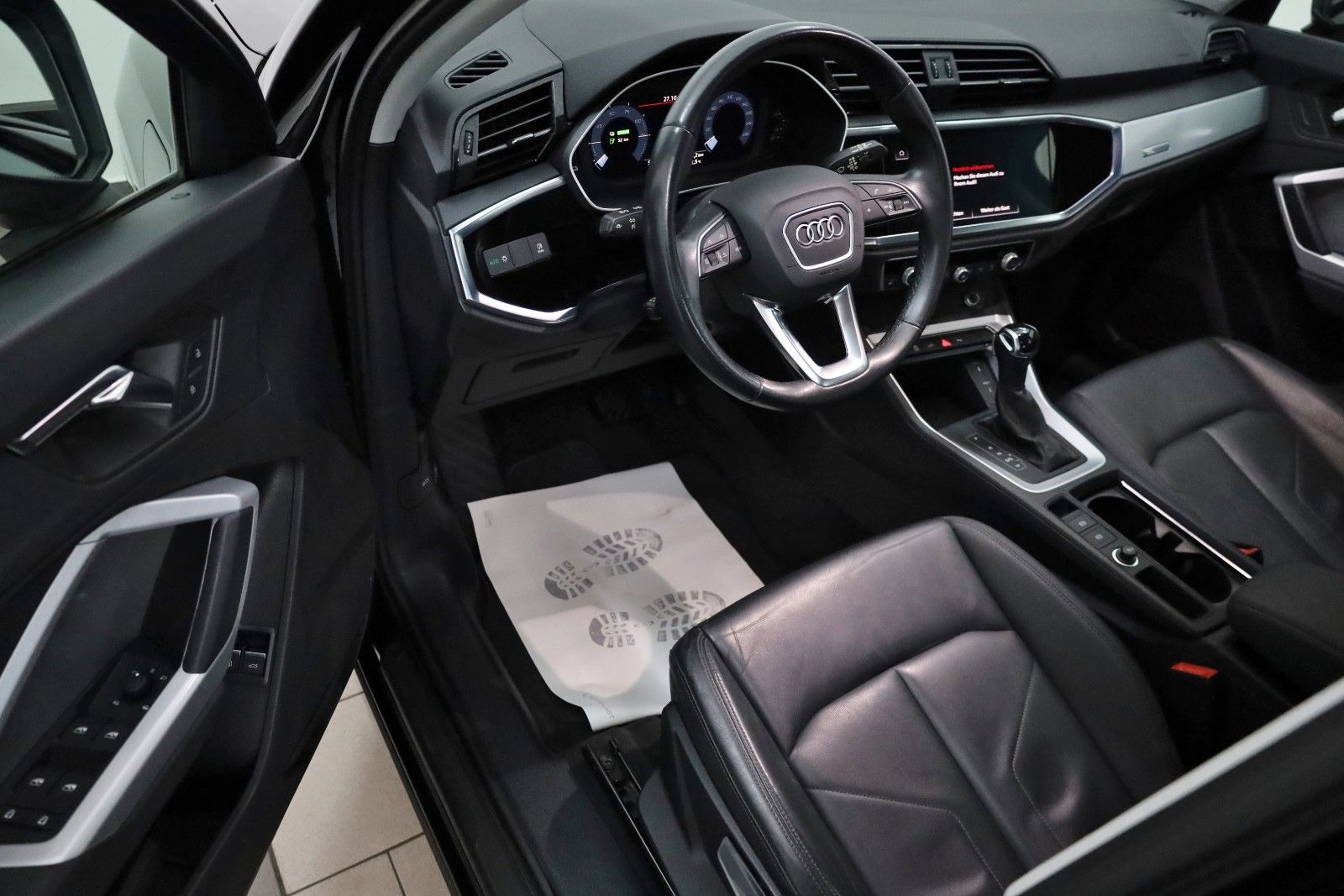 Fahrzeugabbildung Audi Q3 Sportback 45 TFSI e,Leder,Navi,LED,SH,Kamera