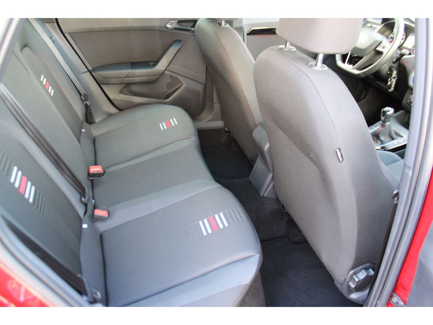 Fahrzeugabbildung SEAT Arona 1.0 TSI FR LED Navi TWA PDC DAB SHZ Tempom