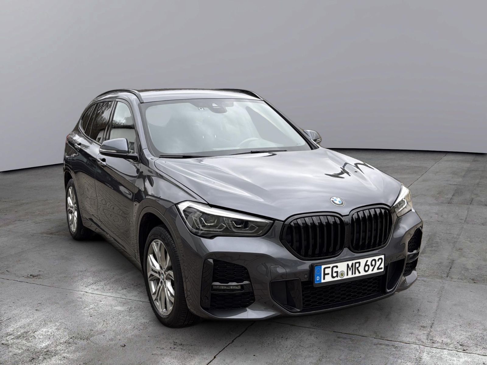 Fahrzeugabbildung BMW X1 sDrive 18 i M Sport/ 18 Zoll/ TOP