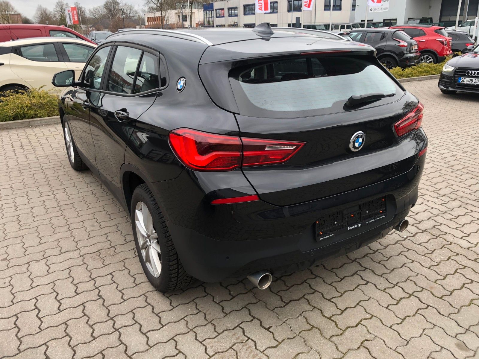Fahrzeugabbildung BMW X2 sDrive 20 i Advantage Frontschaden