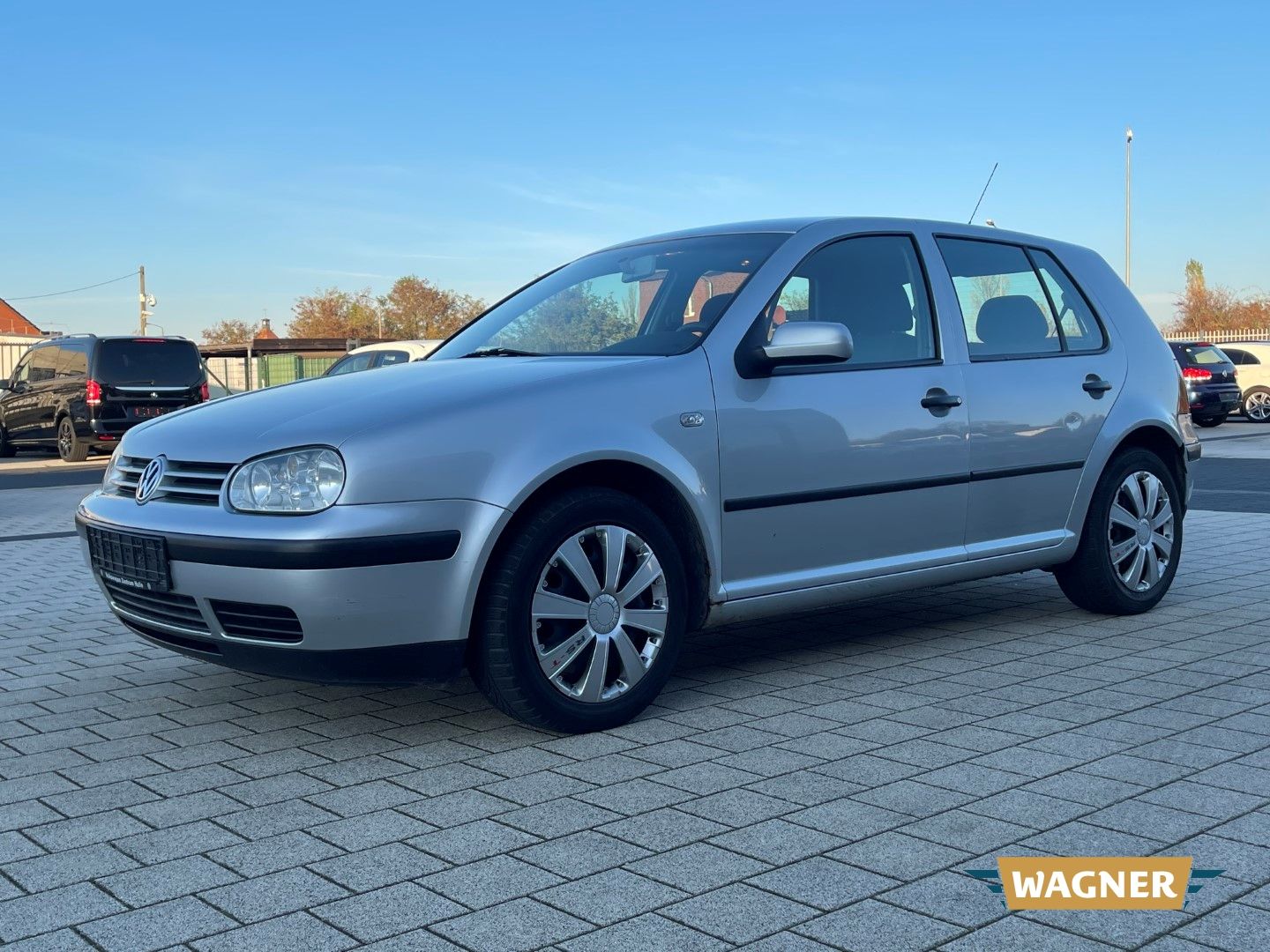 Fahrzeugabbildung Volkswagen Golf IV Edition Klima Servo TÜV 02/2027