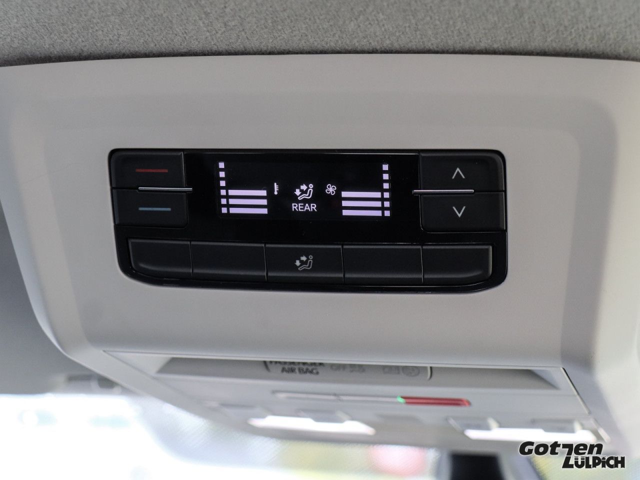 Fahrzeugabbildung Volkswagen T6.1 Transporter Kombi 2.0 TDI Klima 9-Sitzer ZV