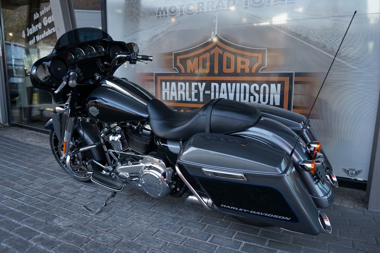 Fahrzeugabbildung Harley-Davidson Street Glide Special FLHXS 114 mit Scremin Eagle