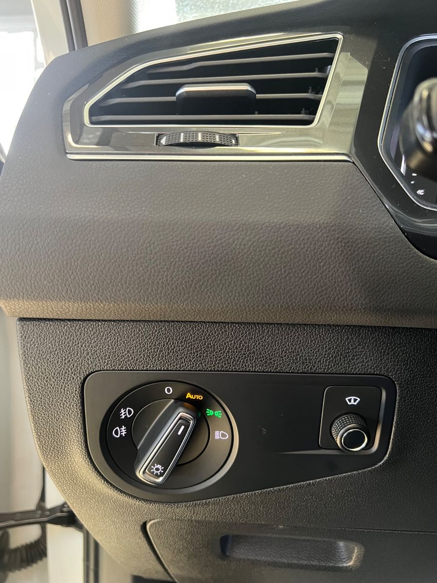 Fahrzeugabbildung Volkswagen Tiguan Highline DSG 4Motion R LINE VIRTUAL*PANO*