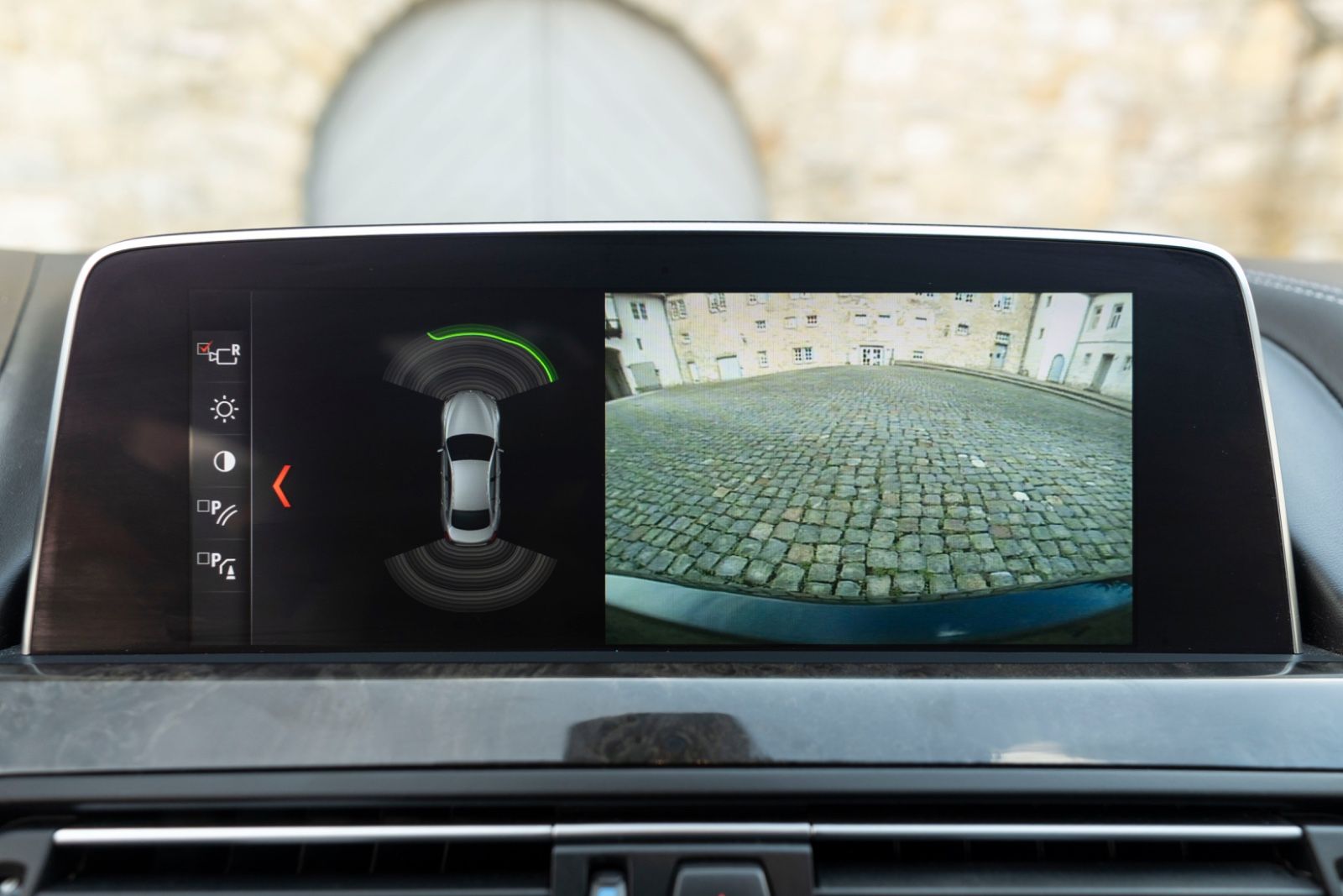 Fahrzeugabbildung BMW 650ix GC M-SPORT MASSAGE HUD H&K KAM CARPLAY