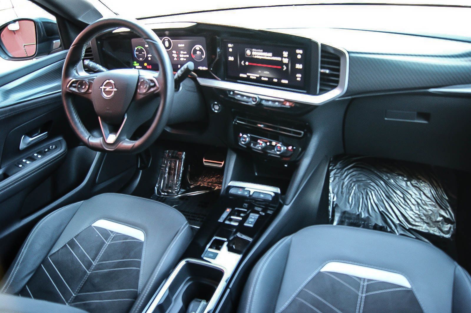 Fahrzeugabbildung Opel Mokka e Ultimate LED ALCANTARA 180° KAMERA SIHZG