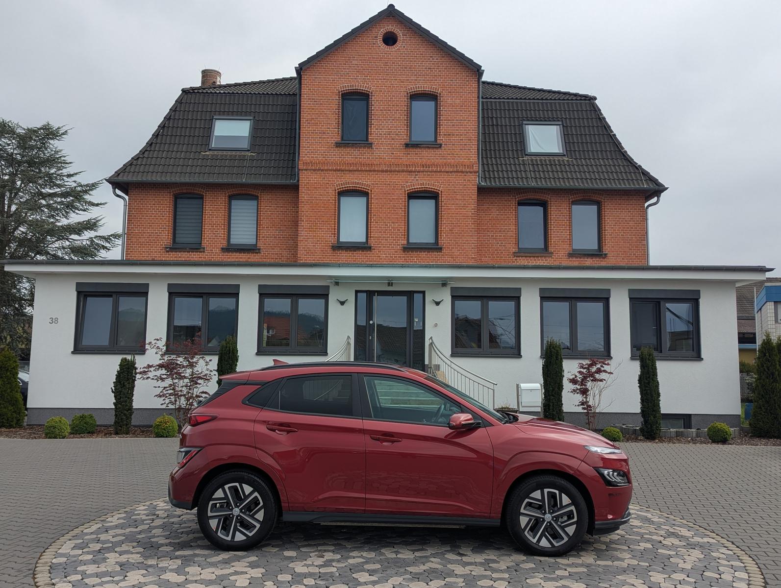 Hyundai Kona Elektro Trend LED ACC NAV CAM WÄMPU KRELL