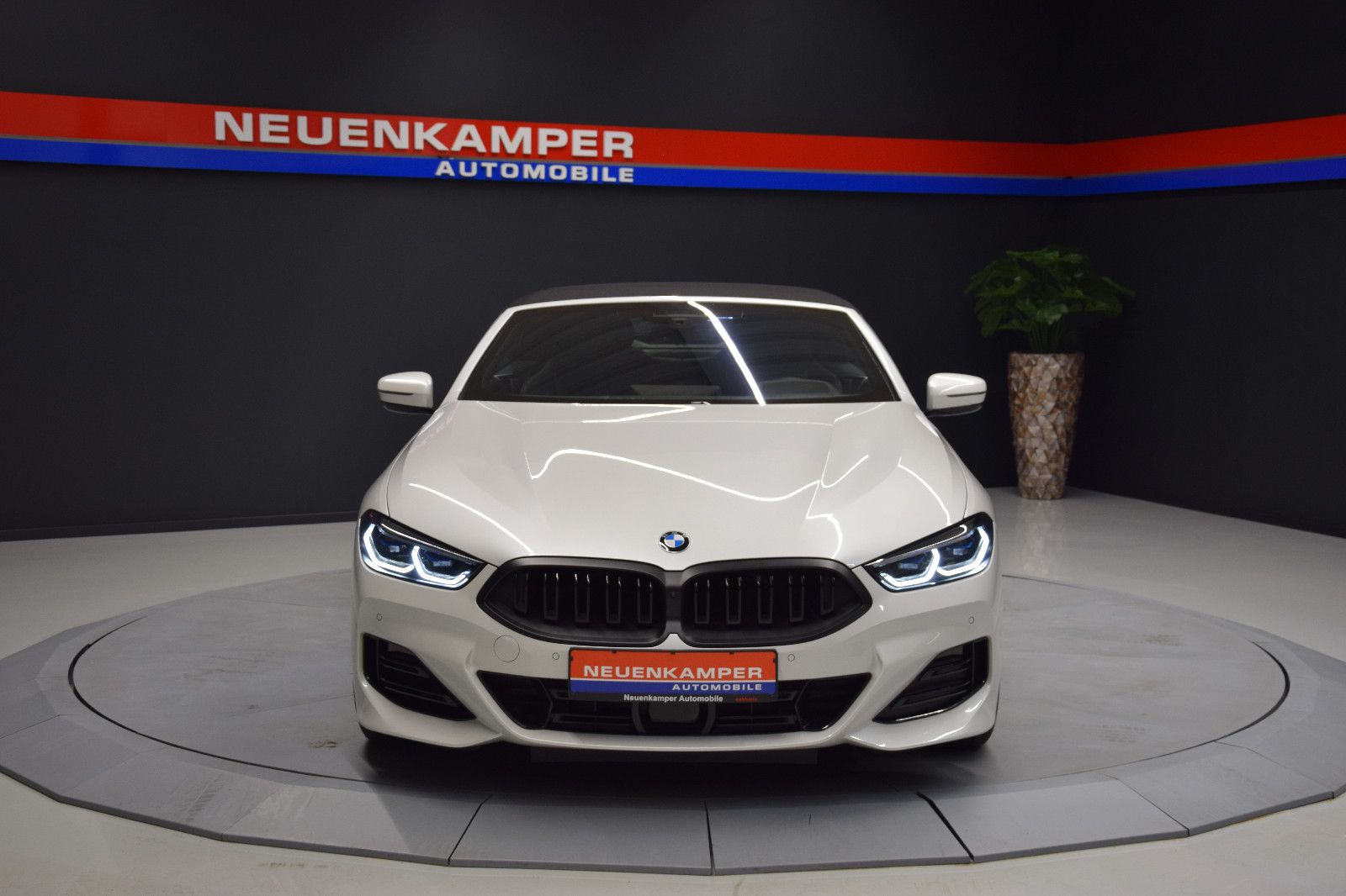 Fahrzeugabbildung BMW 840i M Sport Pro Cabrio HuD Sitzlklima Laser B&W