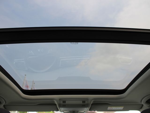 Tiguan 2,0 TDI 4M R-Line PanoD*Navi*AHK*19"Alu
