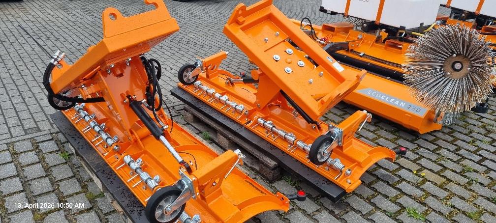 Andere Schneeschild hydraulisch verstellbar