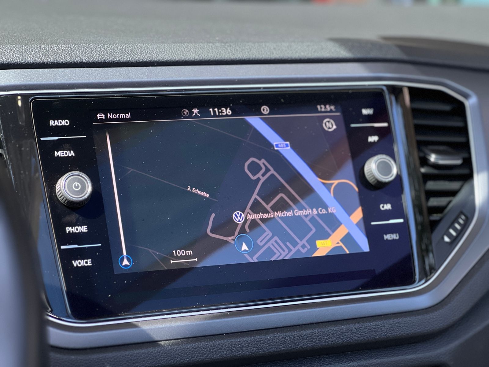 Fahrzeugabbildung Volkswagen T-Roc Cabriolet R Line Black AHK BEATS KEYLESS