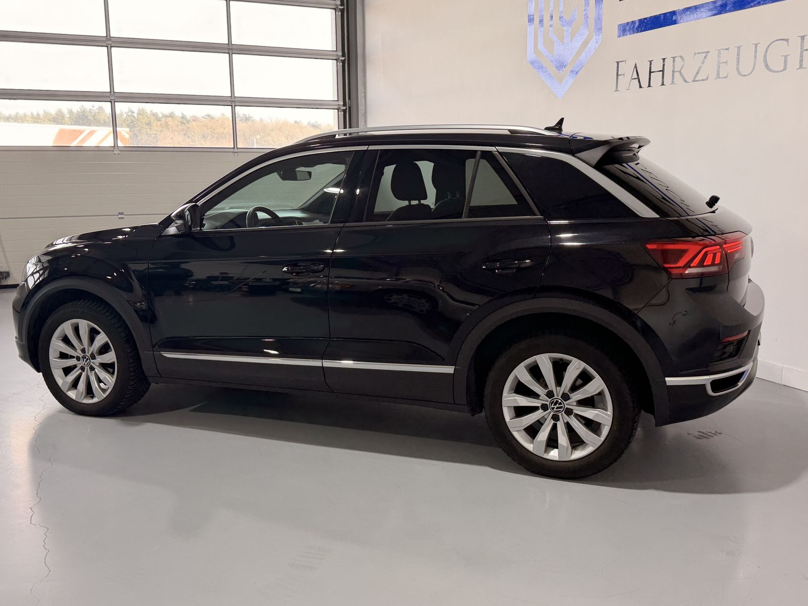 Fahrzeugabbildung Volkswagen T-Roc 1.5 TSI*Sport*LED*ACC*SHZ*Navi*