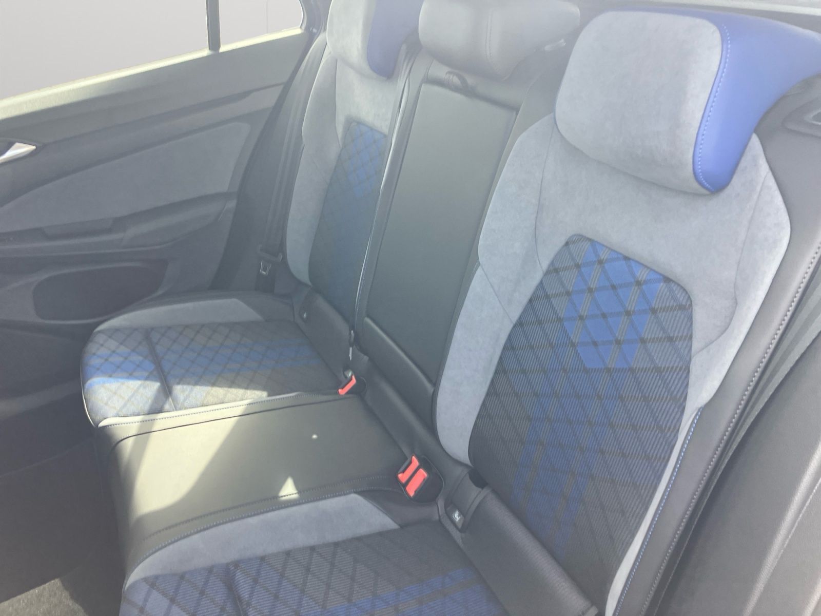 Volkswagen Golf VIII Variant 2.0 TSI 4Motion R LED PDC NAVI foto 13