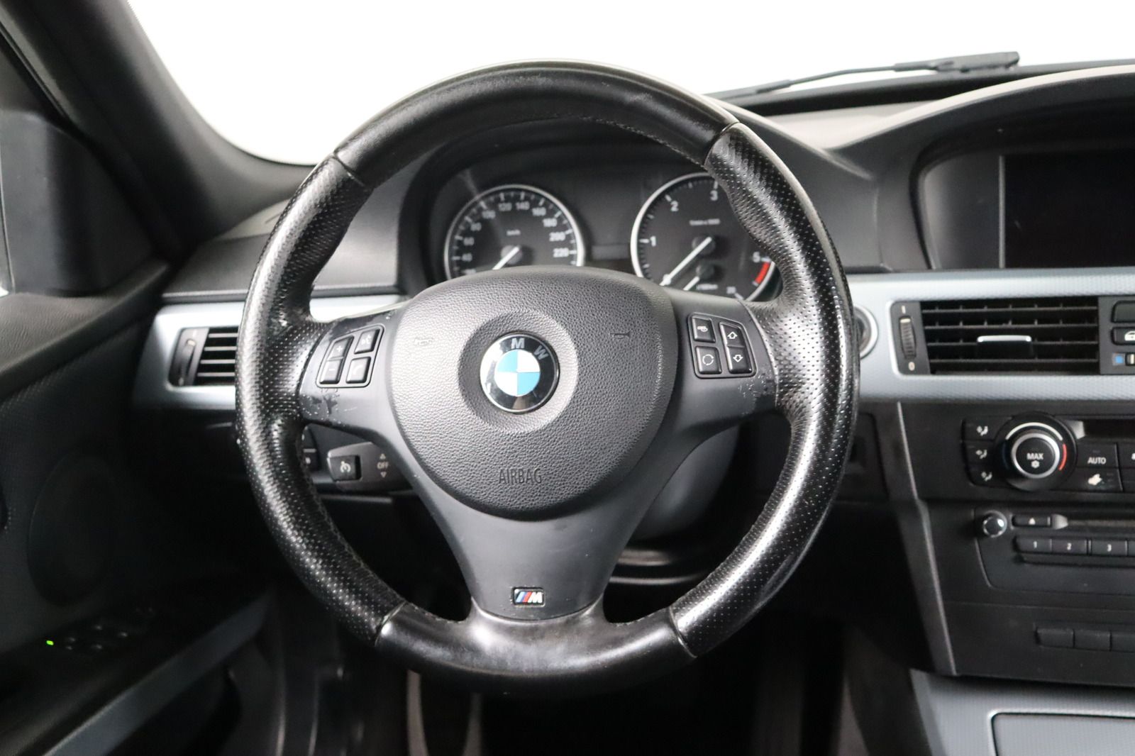 Fahrzeugabbildung BMW 320 d xDrive M-Paket * Xenon * Navi * Alcantara