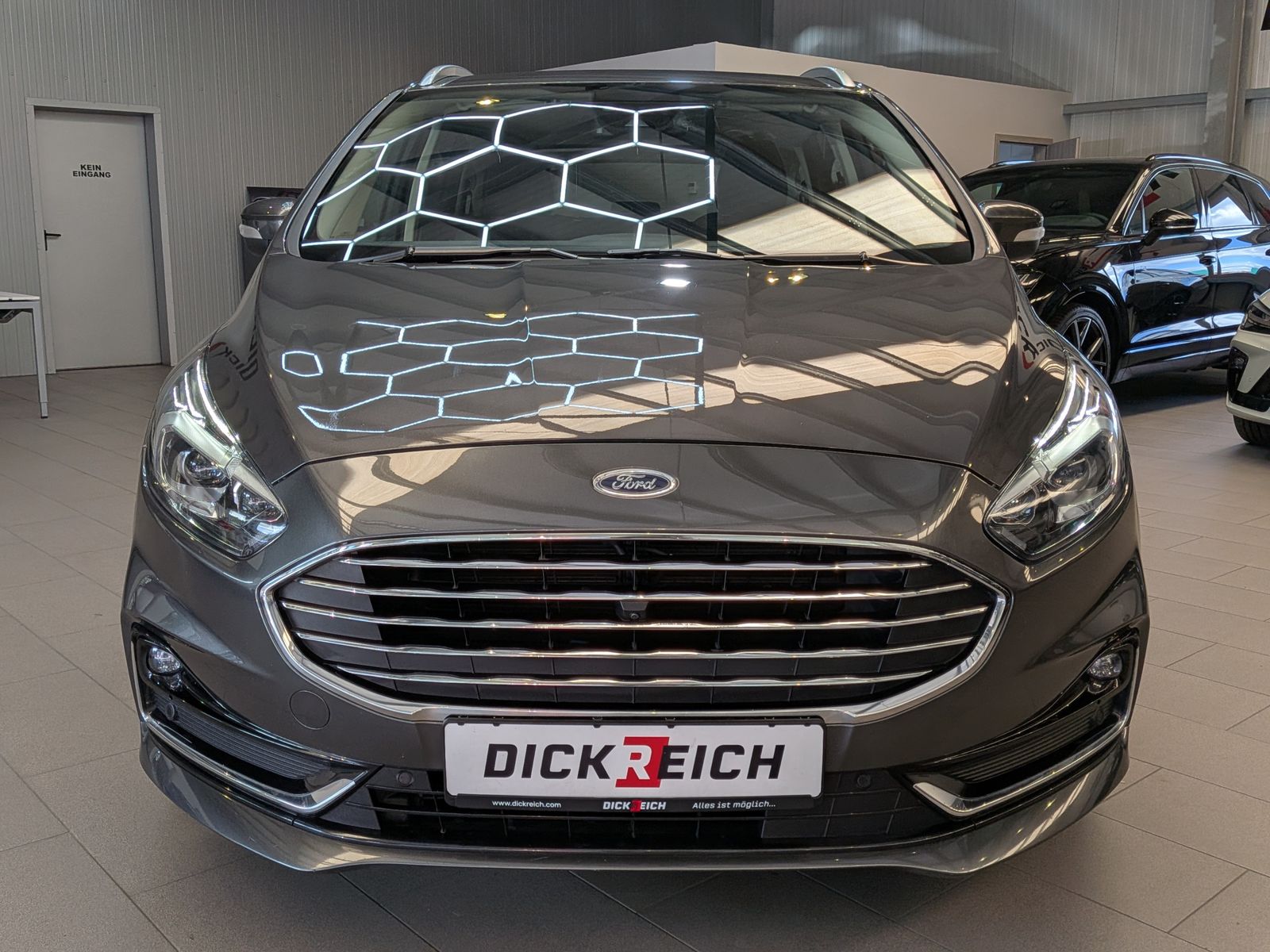 Fahrzeugabbildung Ford S-MAX 2.0 Aut. Titanium*LED*CAM*ACC*AHK*7-SITZE