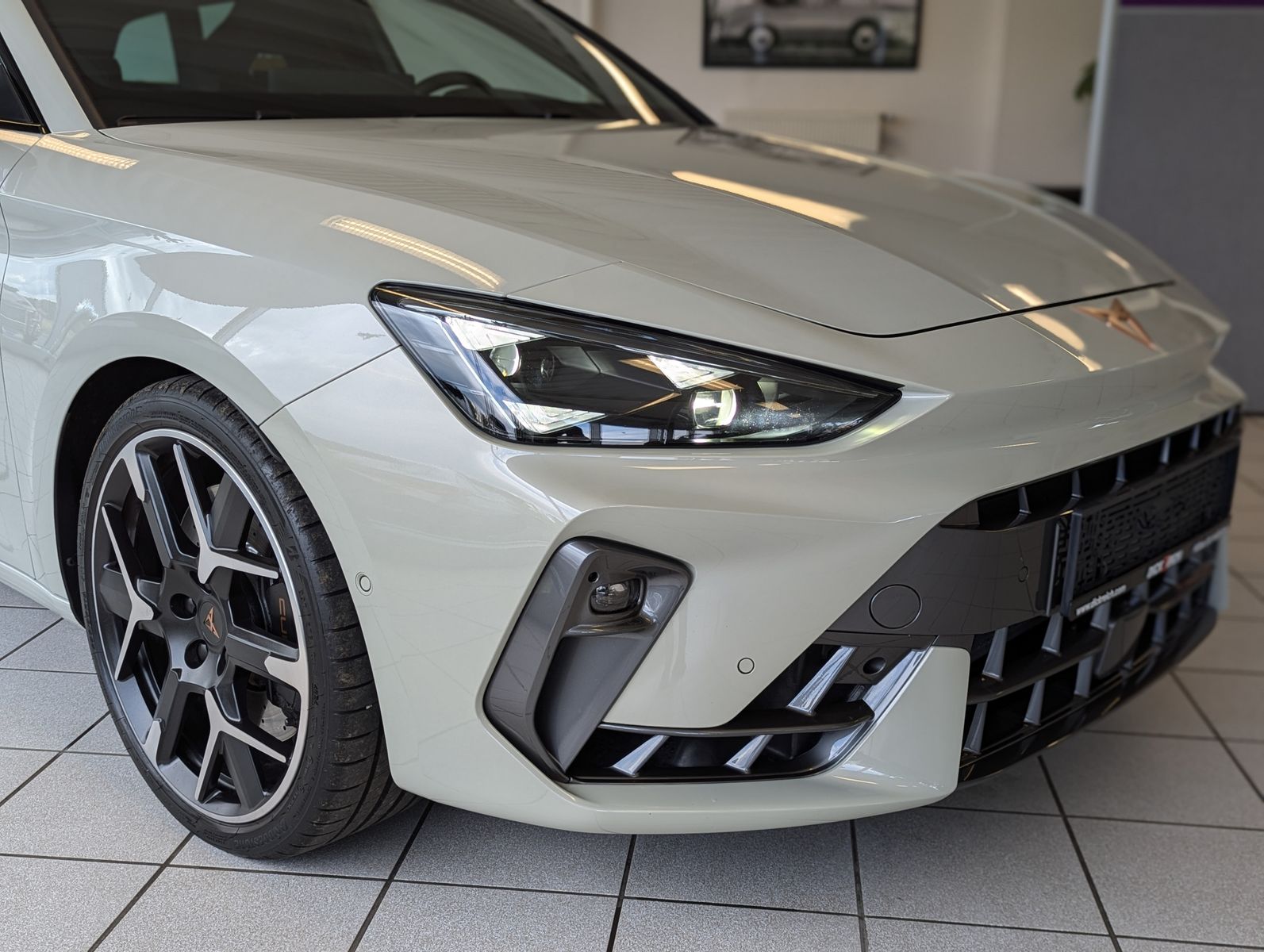 CUPRA Leon 2.0 TSI 4D VZ Matrix Pano Sennheiser AHK 19 - Image 9