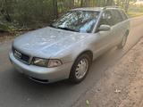 Audi A4 .8.D.-S4 Automatik 12.2026 - Audi A4 aus 1998: Kombi