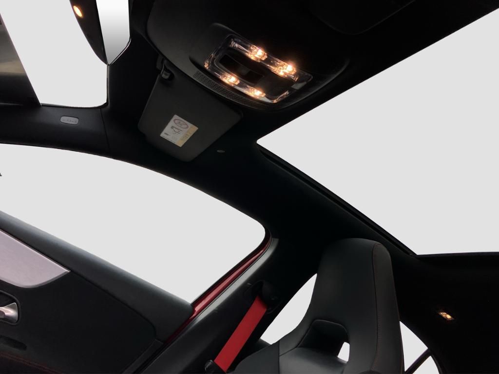 Fahrzeugabbildung Mercedes-Benz AMG A 35 4M Pano-Dach*Apple CarPlay*LED