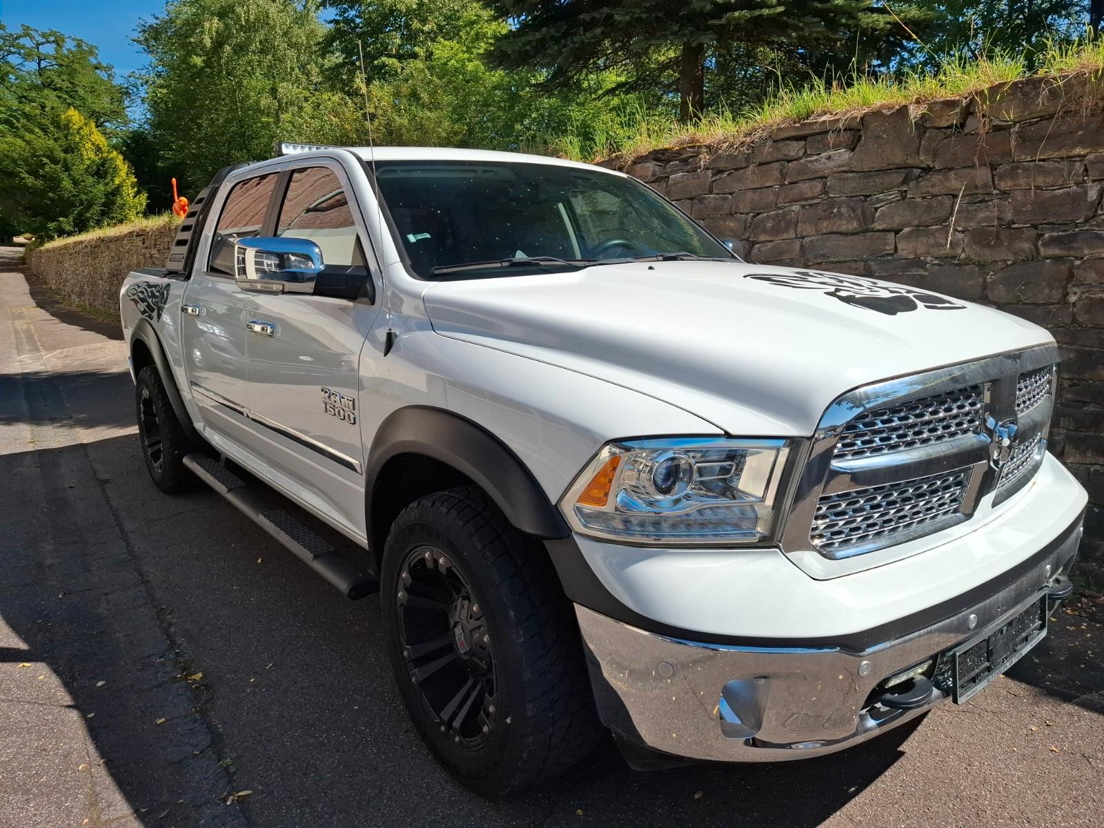 Dodge RAM 1500 Laramie 5.7 Ltr Hemi Kamera Navi LPG