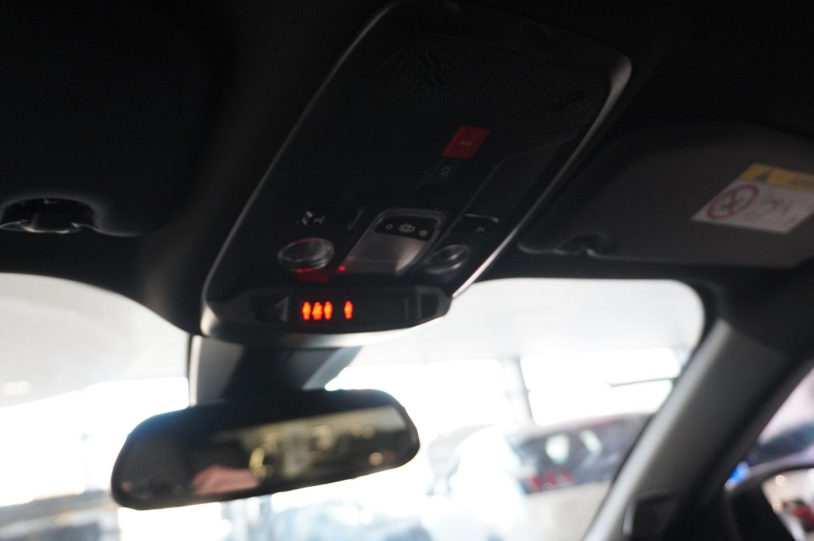 Fahrzeugabbildung Peugeot 2008 1.2 HYBRID ALLURE E-DSC NAVI/LED/SPORT/VIRT