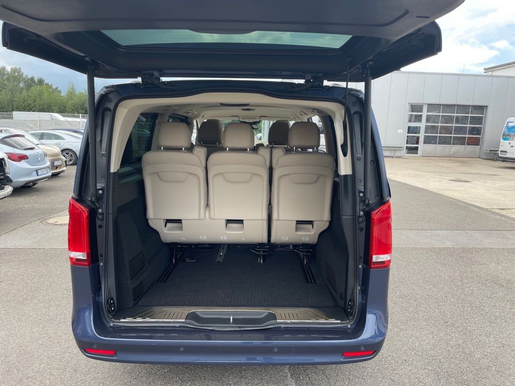 Fahrzeugabbildung Mercedes-Benz V 300 d Avantgarde extralang 4x4 Mittelkonsole,