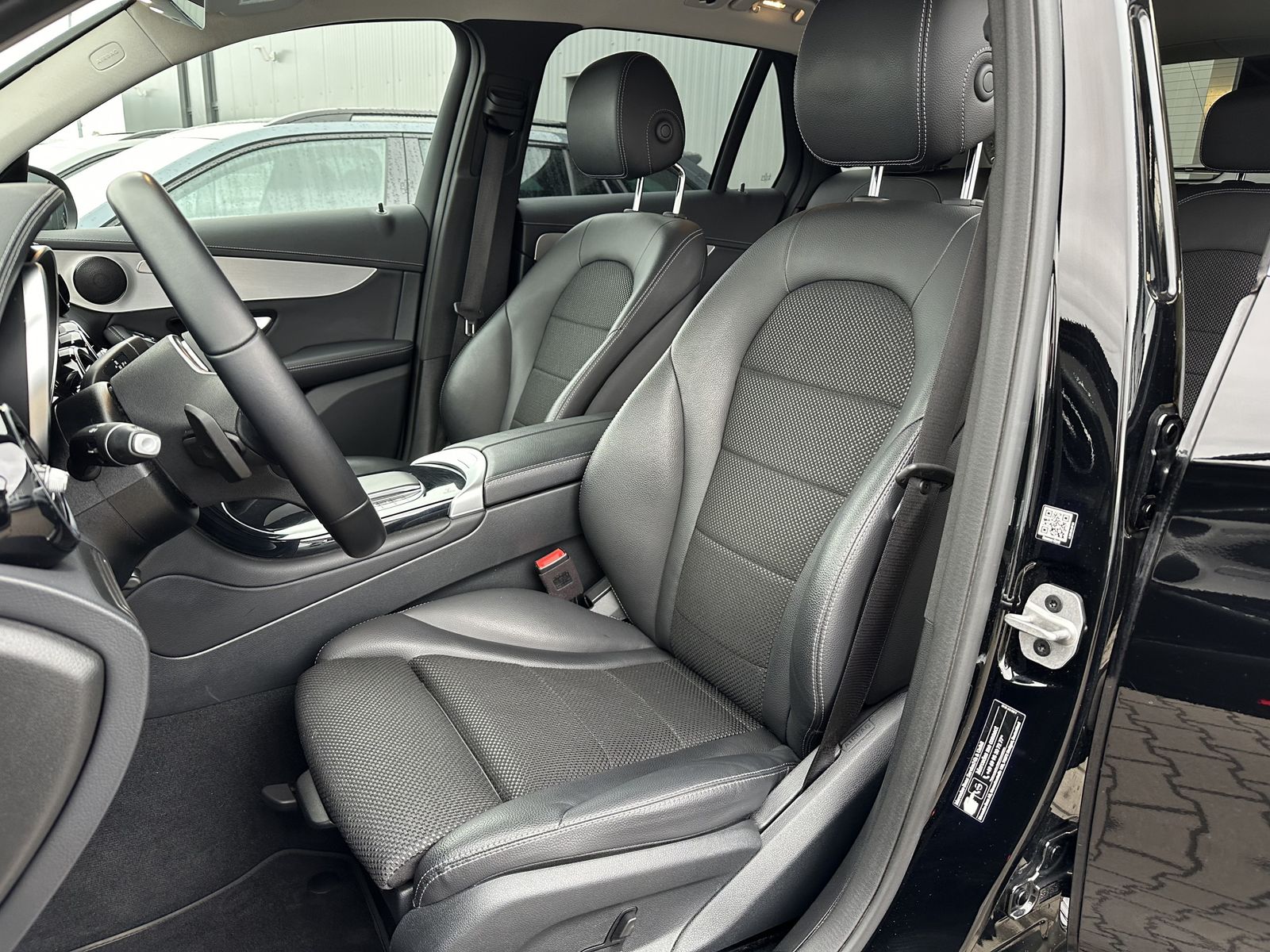 Fahrzeugabbildung Mercedes-Benz GLC 300de 4M Exclusive NAV+LED+KAMERA+CARPLAY+PP