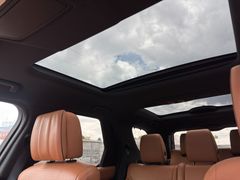 Fahrzeugabbildung Land Rover Discovery 5 HSE Luxury TD6,7-Sitze,Vollausstatt.