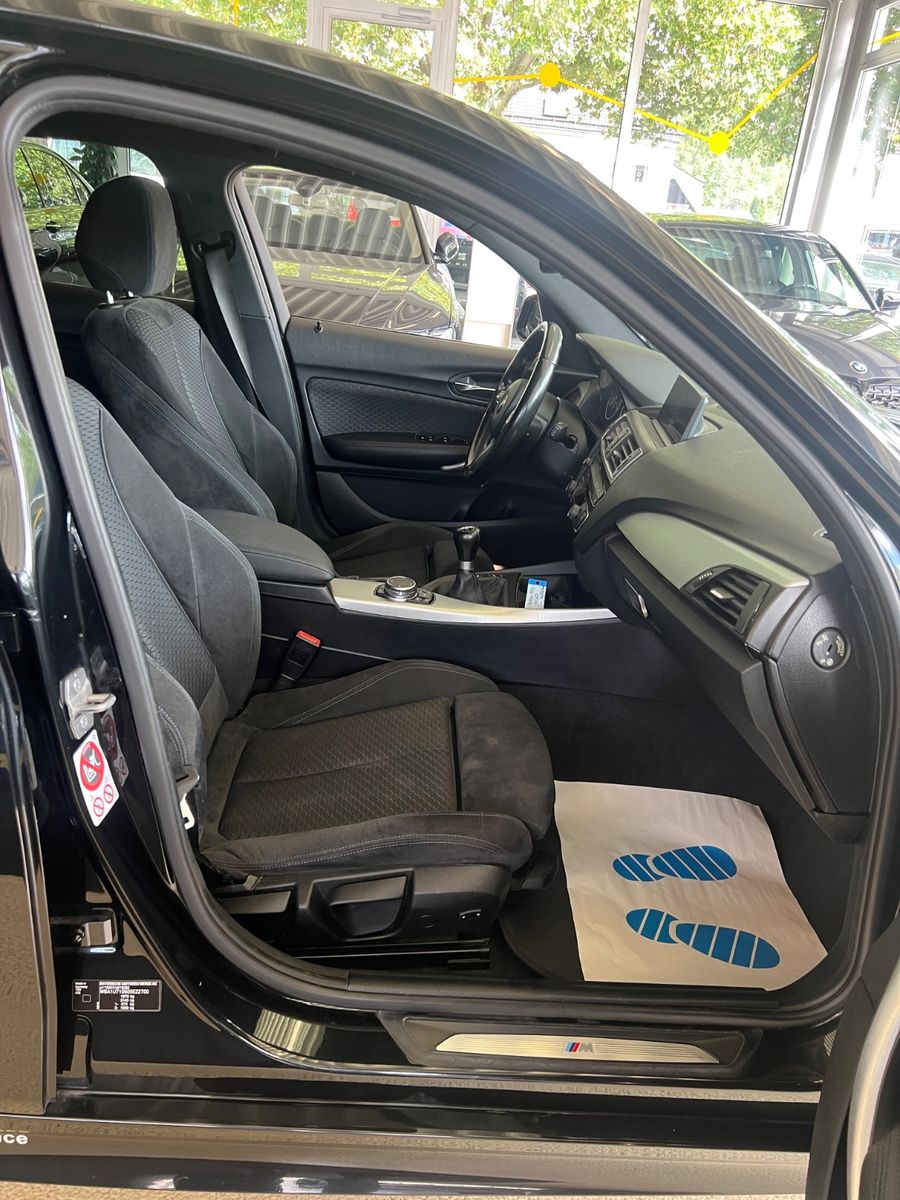 Fahrzeugabbildung BMW 120 i M Sport Paket * NAVI * SITZHEIZUNG *
