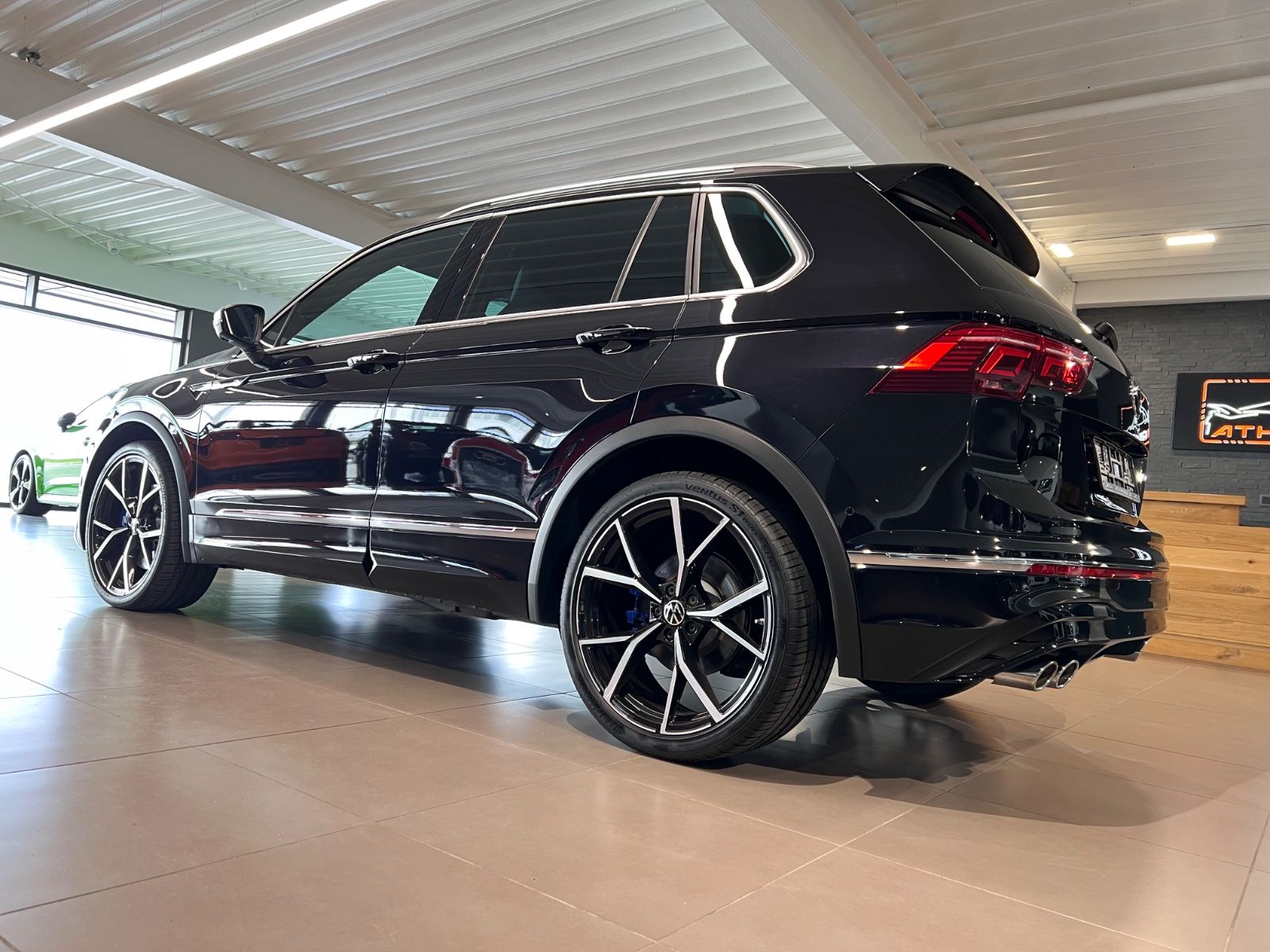 Volkswagen Tiguan 2.0TSI DSG 4MOTION R AHK SCHALEN 4xKAMERA foto 5