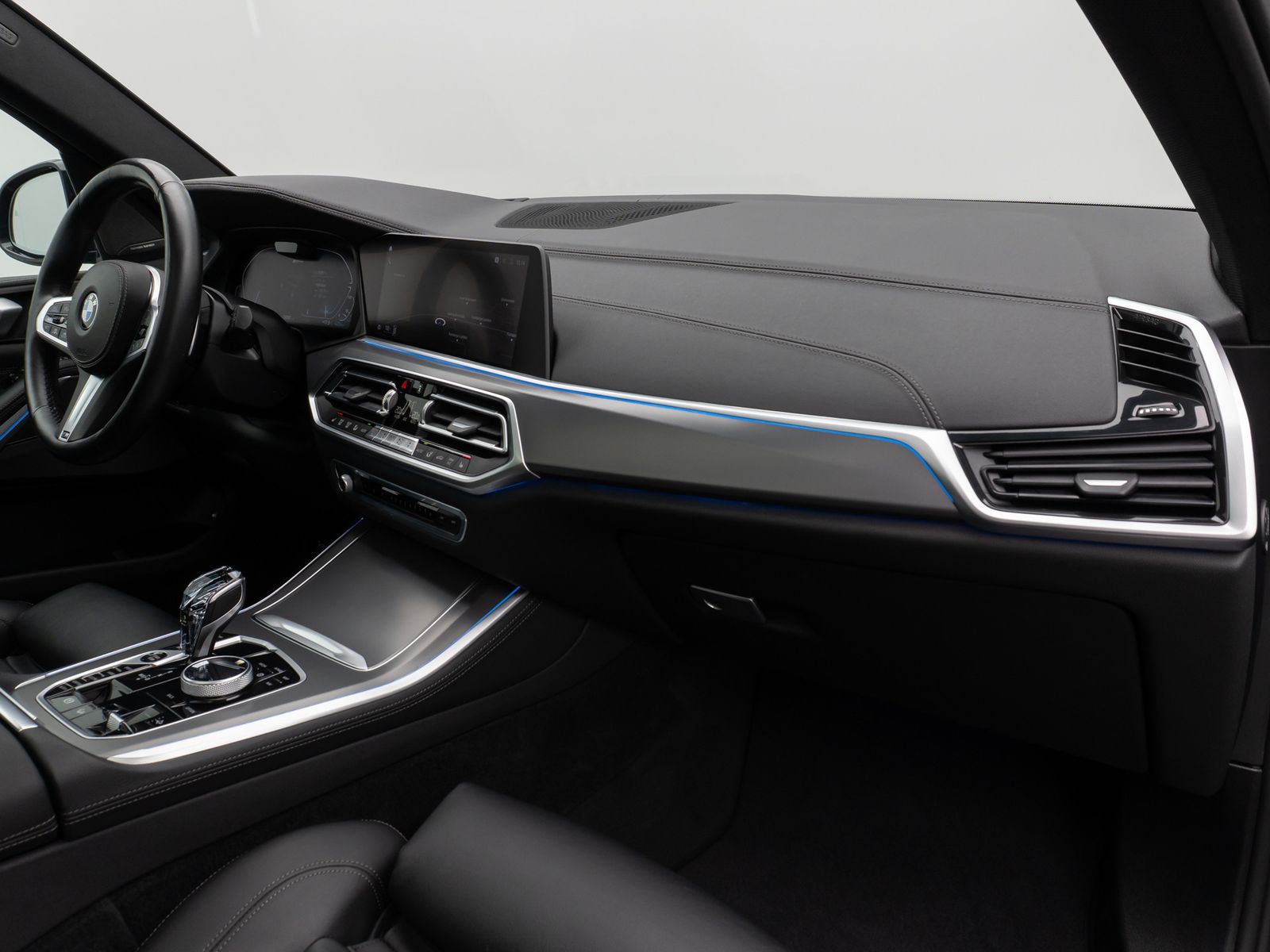 Fahrzeugabbildung BMW X5 xD45e M Sport Panorama 360°HUD DAB H/K 22Zoll