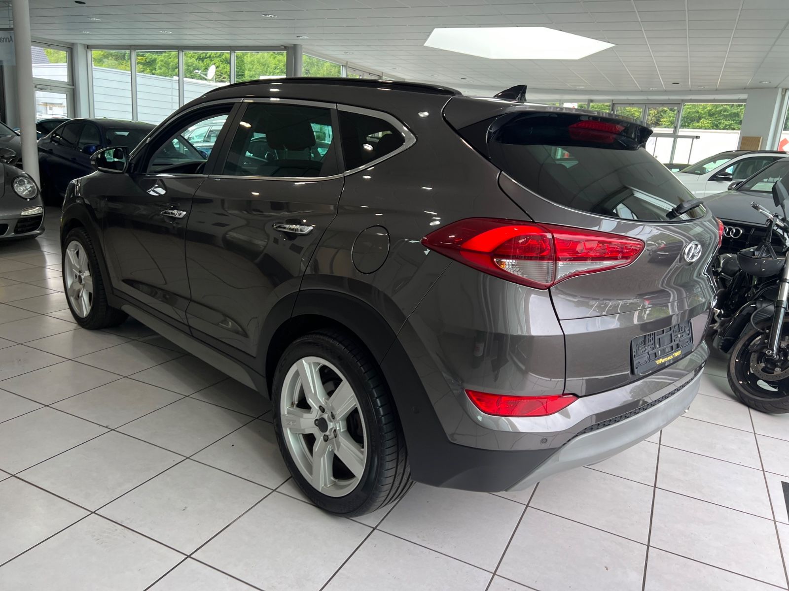 Fahrzeugabbildung Hyundai Tucson Premium 4WD *SITZBELÜFTUNG*4xSITZHEIZUNG*