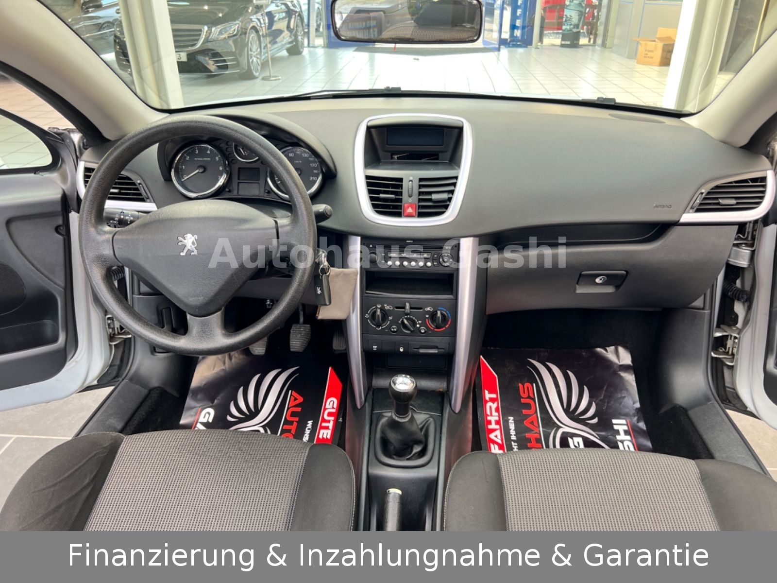 Fahrzeugabbildung Peugeot 207 CC Cabrio-Coupe Filou*2.Hand*Klima*