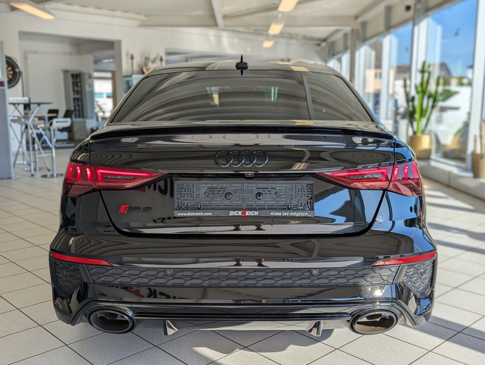 AUDI RS 3 2.5 TFSI quatt Matrix HUD Nappa Cam B&O 19" - Image 6