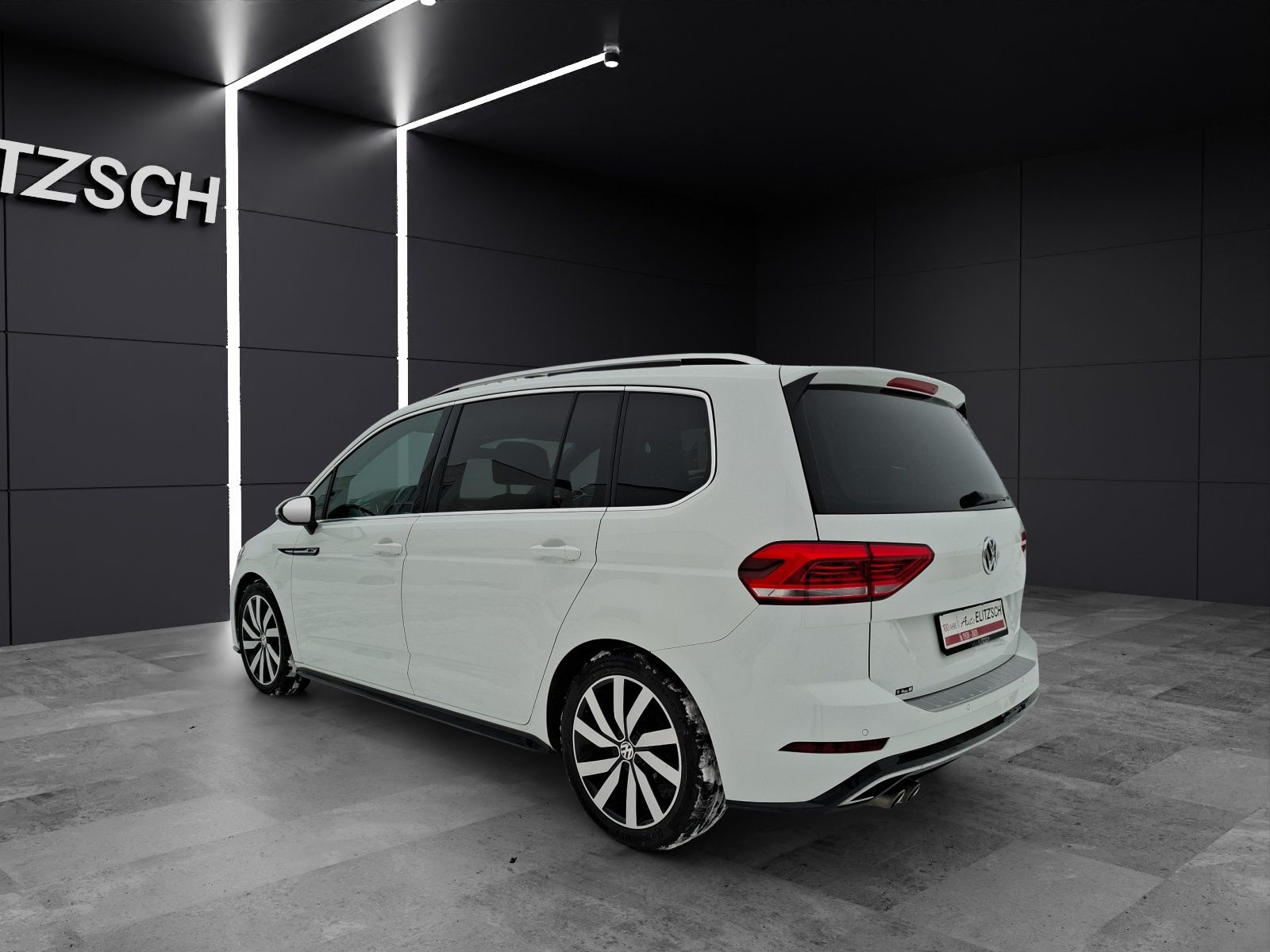 Fahrzeugabbildung Volkswagen Touran TDI Highline 7-Si R-Line LED AHK Navi ACC
