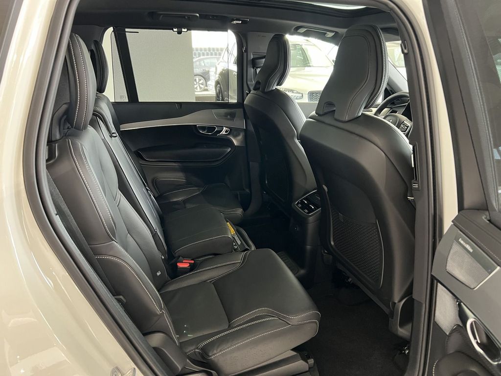 Volvo XC90 T8 Plus Bright Recharge AWD FourC AHK B&W