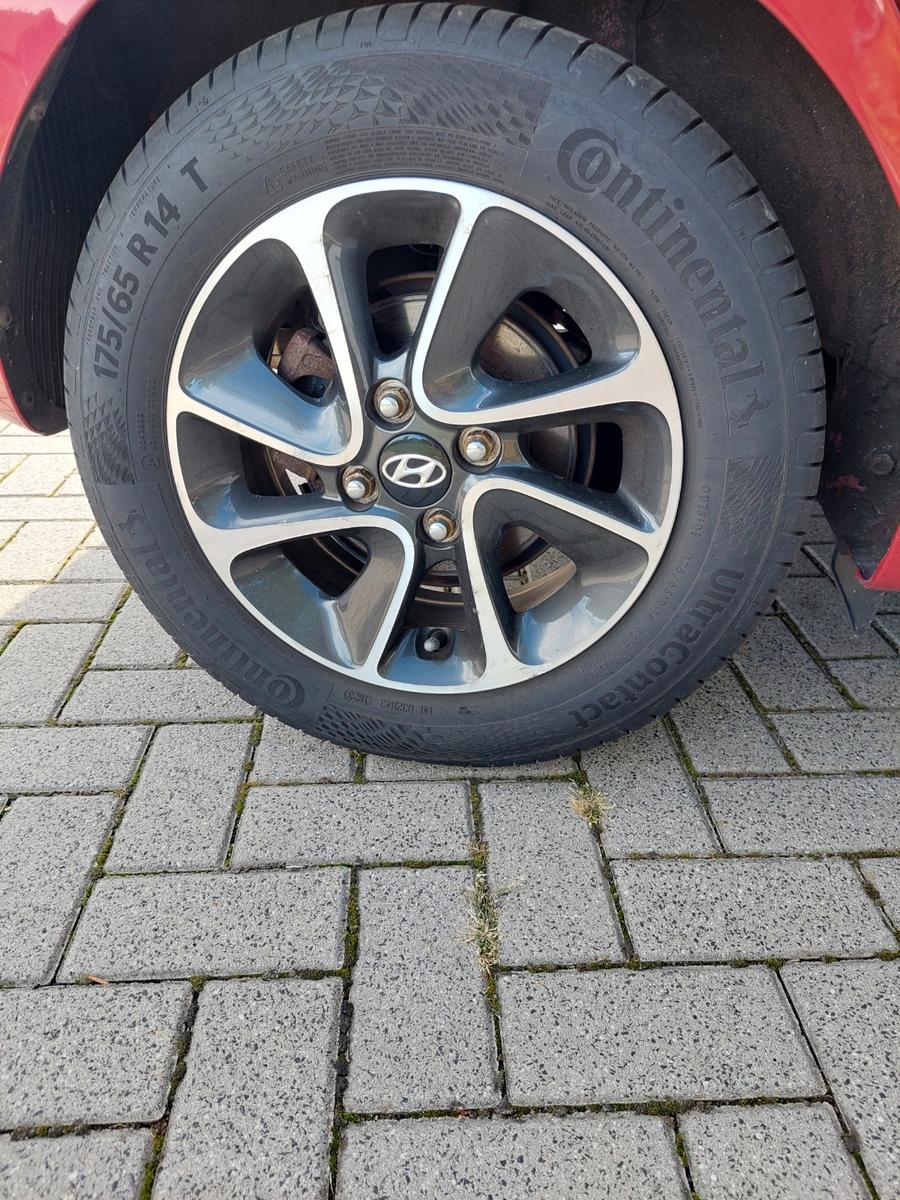 Hyundai i10 1.2 Sondermodell "Yes" 