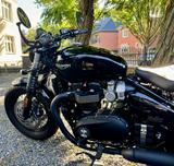 Triumph Bonneville Bobber Black - Offers