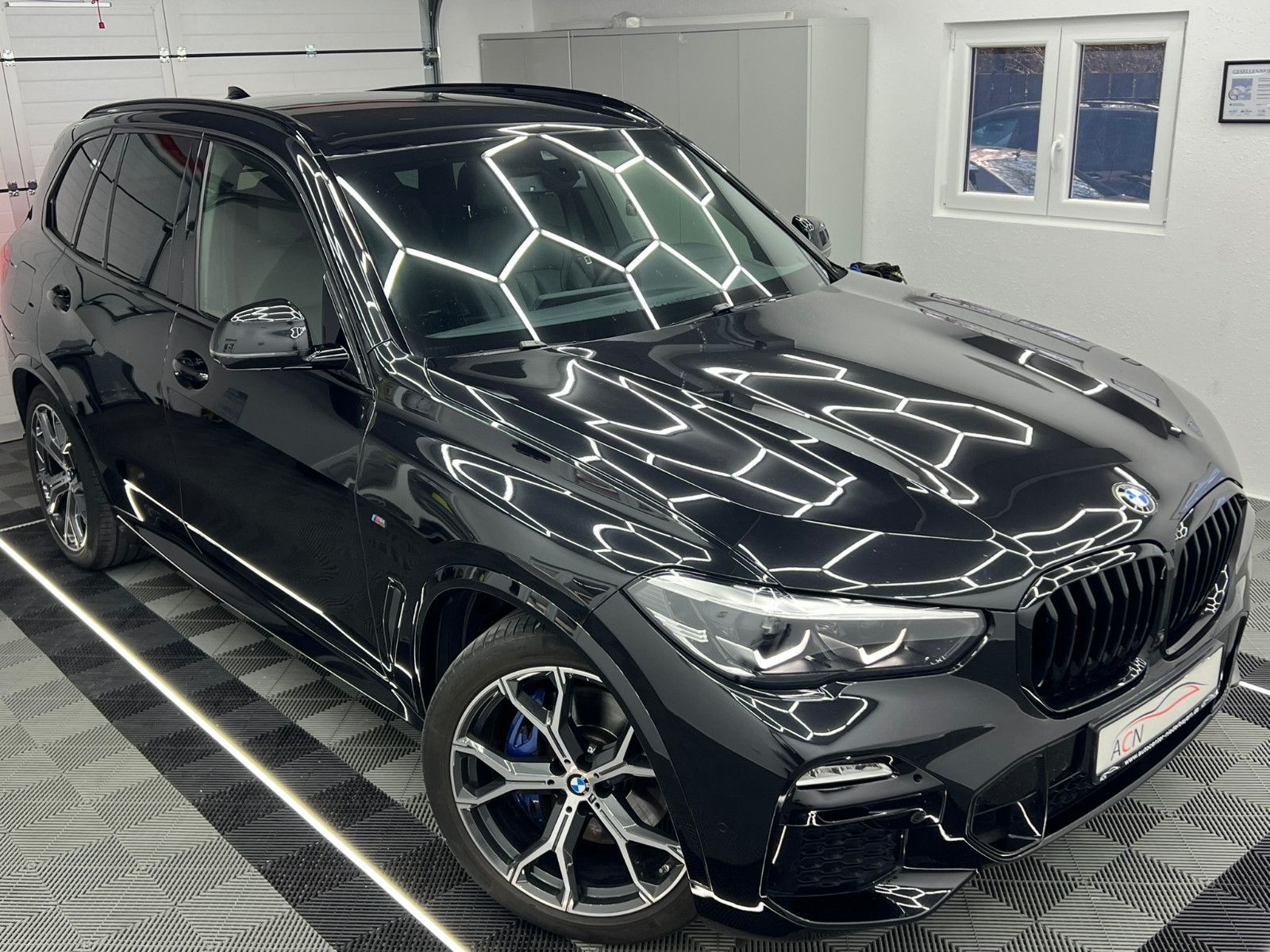 Fahrzeugabbildung BMW X5 xDrive 30 d M SPORT/DAB/AHK/ACC/360*/7-SITZER