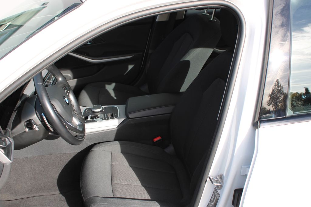 BMW 320d xDrive Touring AUT NAVI LED SHZ LIVE COCKPI