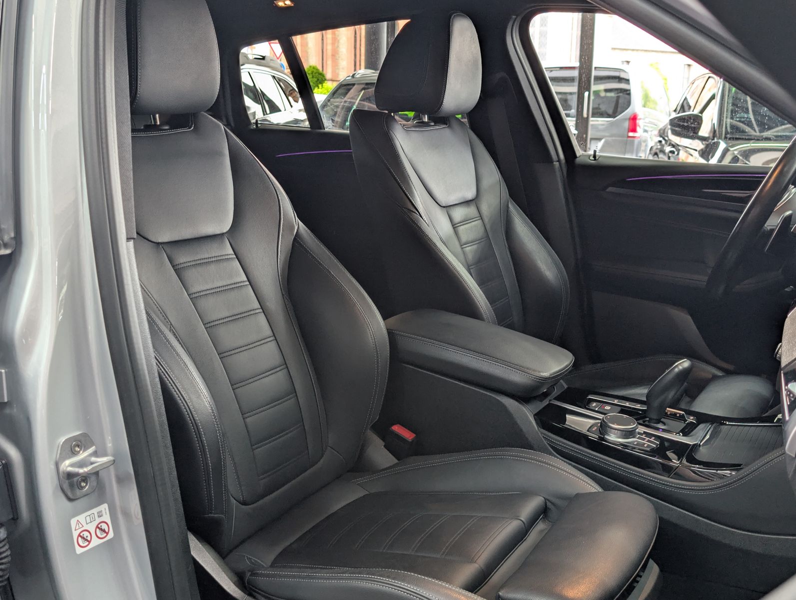 Fahrzeugabbildung BMW X4 xDrive 30 i xLine MSport Shadow PANO H&K VOLL