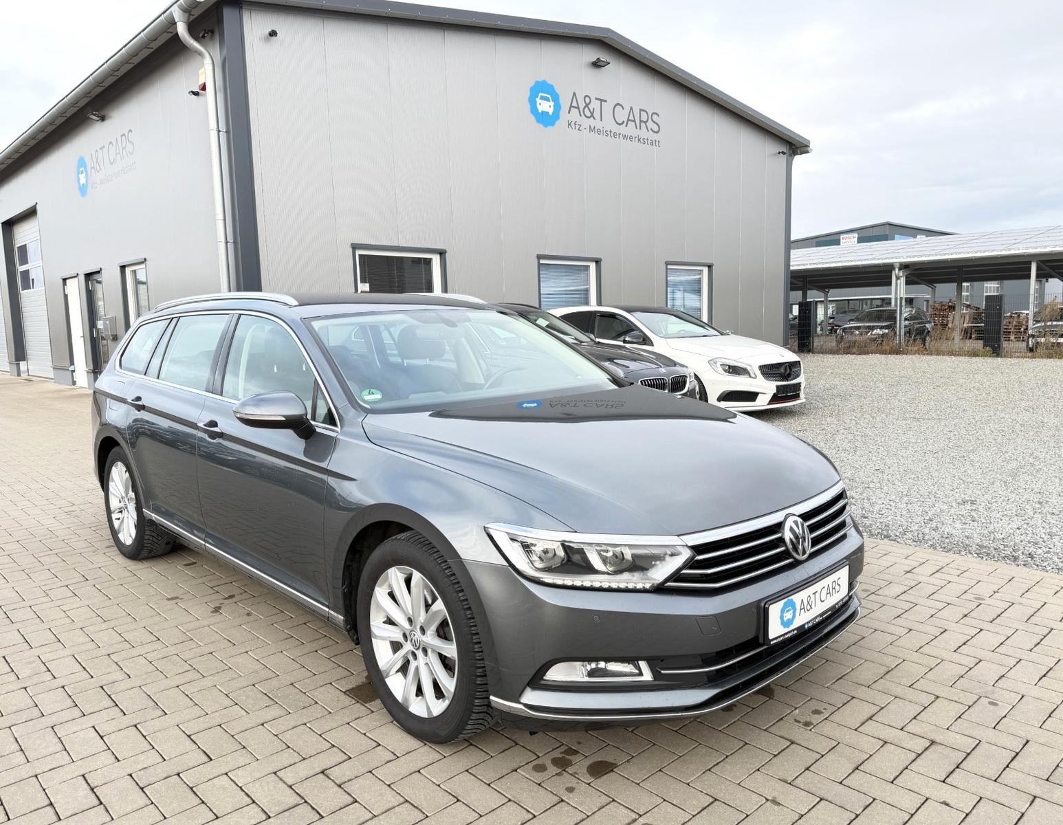 Volkswagen Passat Highline/2. Hand/AHK schwenkbar/LED/Navi