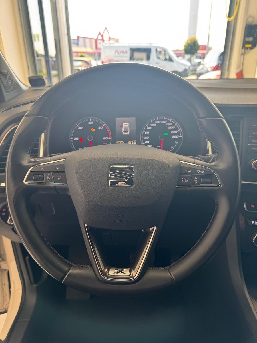 Fahrzeugabbildung SEAT Ateca Xcellence 4Drive/NAVI/KLIMA/LED
