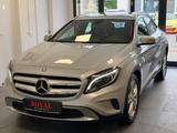 Mercedes-Benz GLA 200-Aut-1.Hand-Led-Navi- - silberne Mercedes-Benz GLA 200